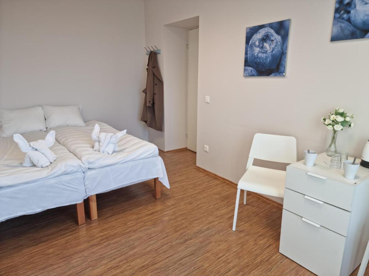 Room Near City Center Harbour Tallinn Exterior foto